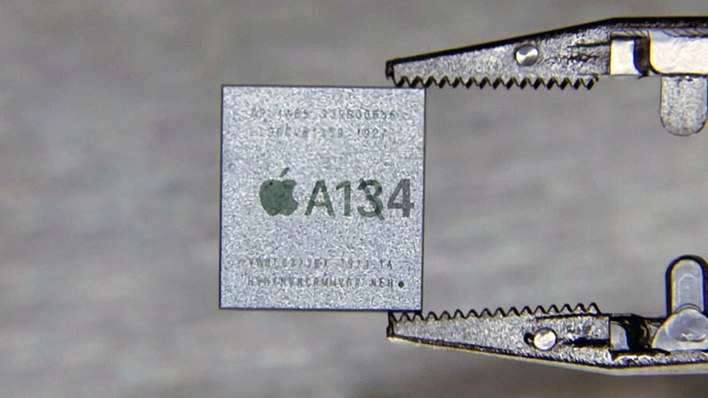 Số b&oacute;ng b&aacute;n dẫn nhiều hơn 3,1 tỷ so với Apple A13 Bionic